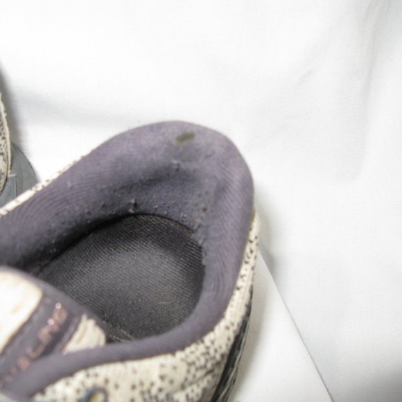 Brooks Adrenaline Running Shoes - Size 8.5 - Well Loved - Picture 4 of 6